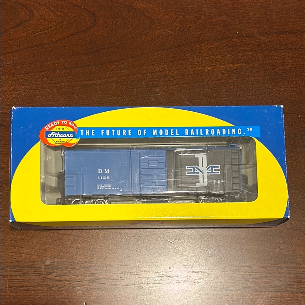 Vintage Athearn HO Gauge 70324 B&M Boston & Maine 40' Superior Door Box Car 1126